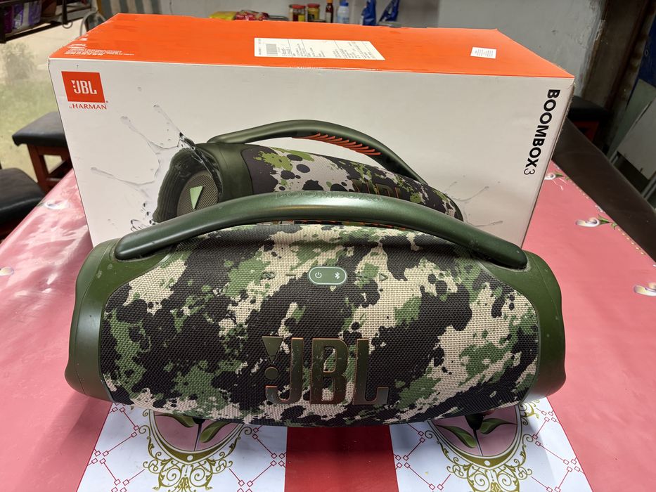 Jbl boombox 3 full box