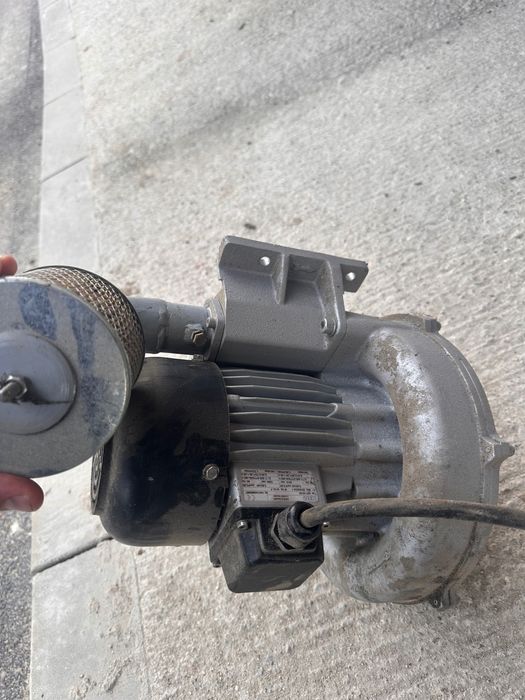 Вакум помпа HERZ, 140 mbar.