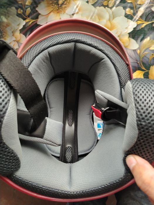 Продам мото шлем.