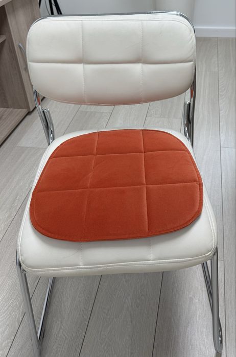 Продам стулья офисные