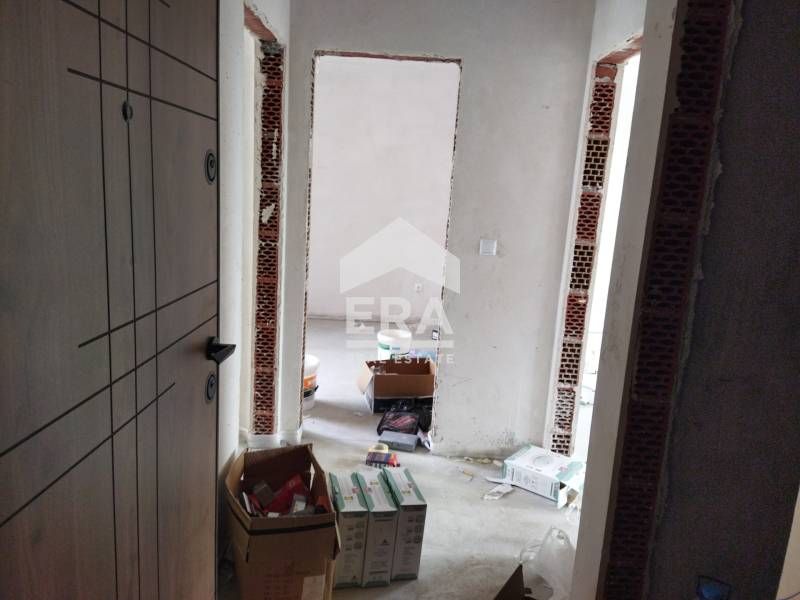 Продава се Тристаен апартамент в Варна, Център - 84 кв.м за 2453 €/кв.м - Снимка #1