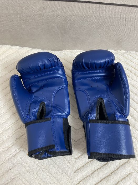 Перчатки боксерские адидас  новые