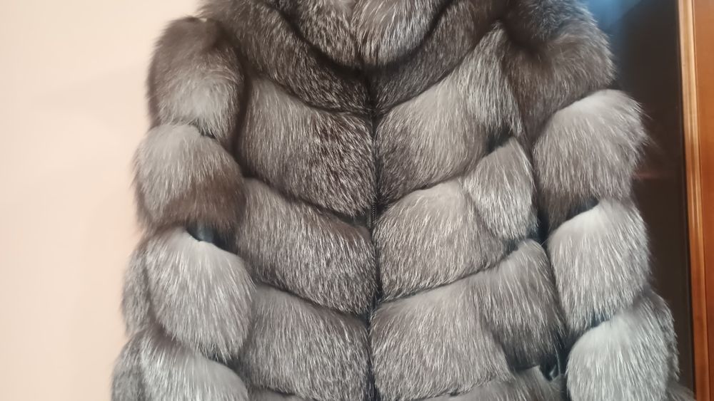 Haina de vulpe argintie,noua,cu inserții piele ,marimea L mărime M-L,f