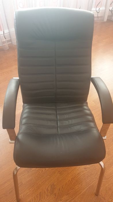 Кресло кожанное офисные