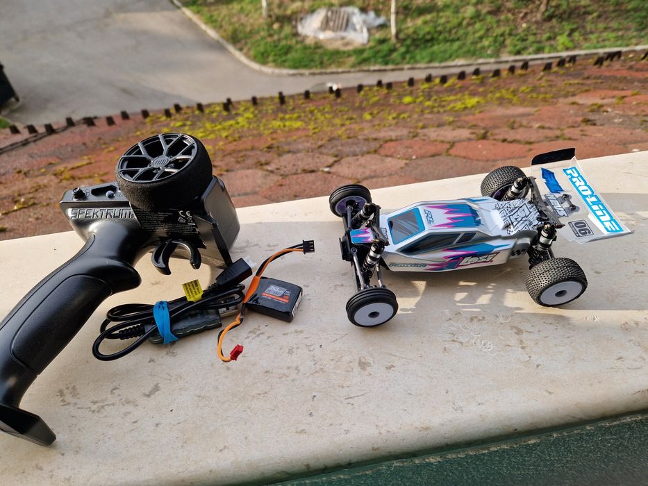 RC модел / Количка с дистанционно Losi Micro-B