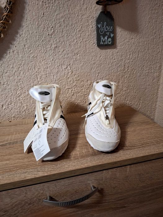 Маратонки adidas
