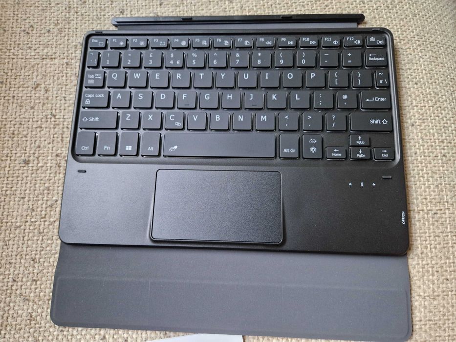 Безжична Bluetooth клавиатура с подсветка и тъчпад за Microsoft Surface Pro