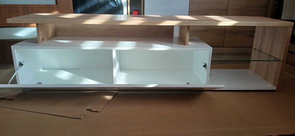 Тв шкаф        .