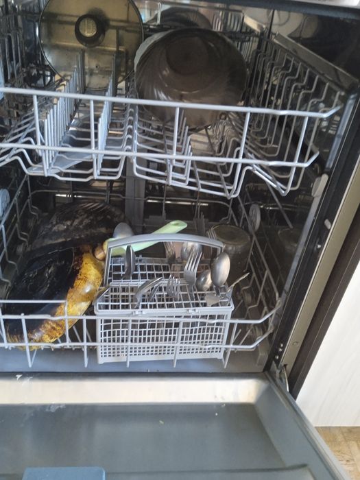 Продам посудомоечную машину