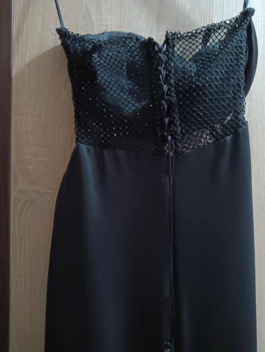 Дълга копринена бална рокля