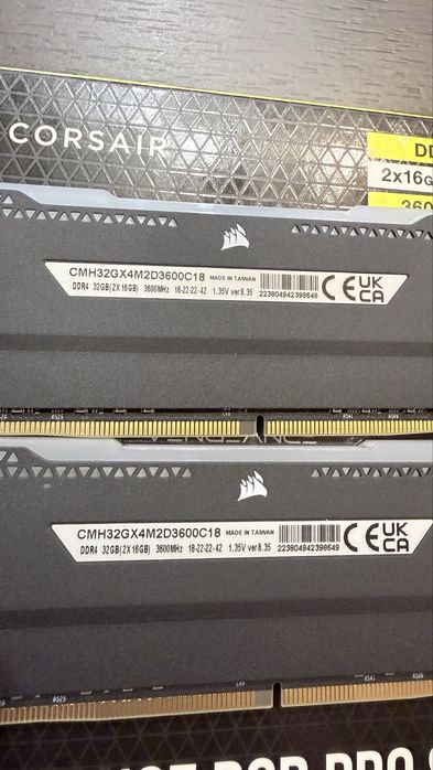 Corsair VENGEANCE RB PRO SL  (2 х 16GB) DDR4