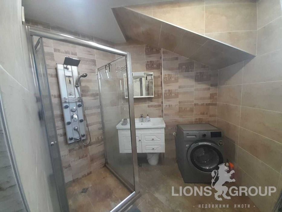 Дава се под наем Тристаен апартамент в Варна, Колхозен пазар - 100 кв.м за 698.19 € - Снимка #9