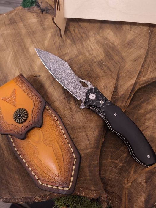 Сгъваем нож от VG10 и дамаска шарка