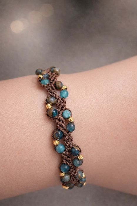 Гривна с естествен камък