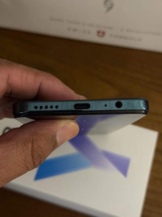 Продам телефон Vivo Y28