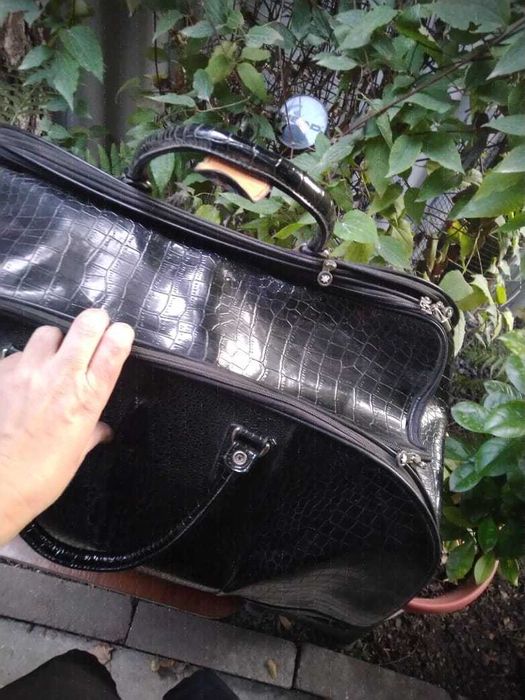 Чемодан - сумка на колесах. б/у