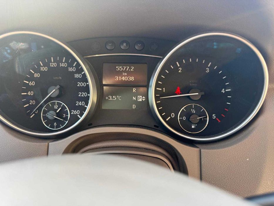 Mercedes-Benz  model ML 320 CDI 4MATIC full options.