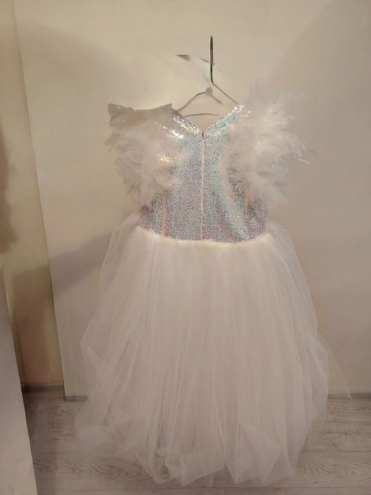 Вечерний платье.