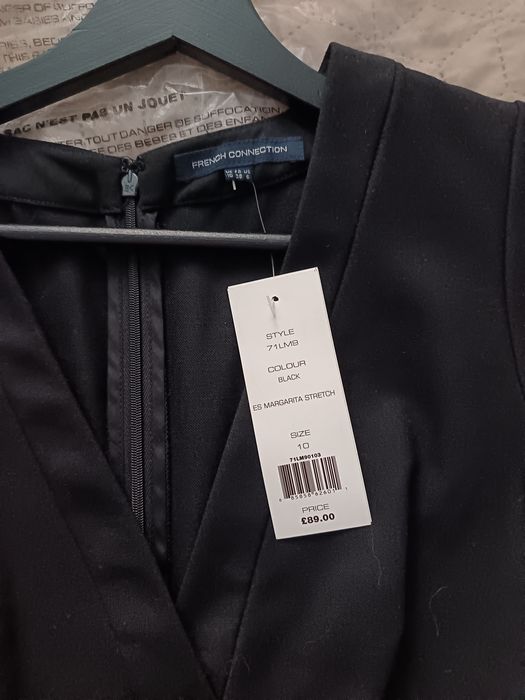 Нова рокля French Connection