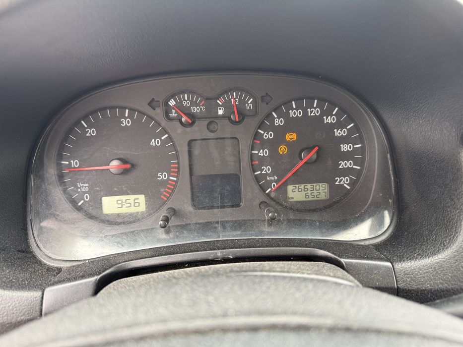 Vw bora 1.9 tdi pret negociabil