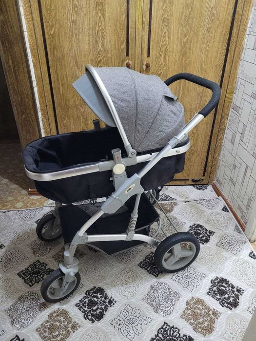 детская коляска в хорошем состоянии.