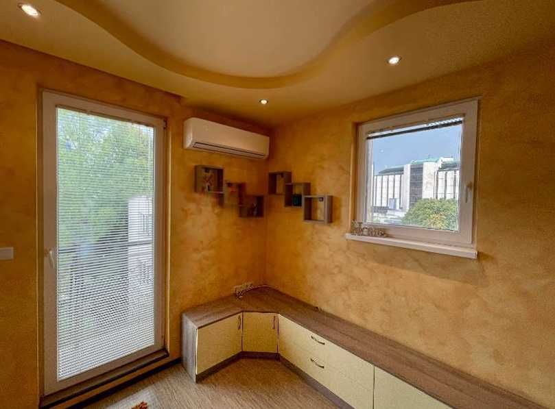 Дава се под наем Едностаен апартамент в София, Център - 60 кв.м за 599 € - Снимка #2