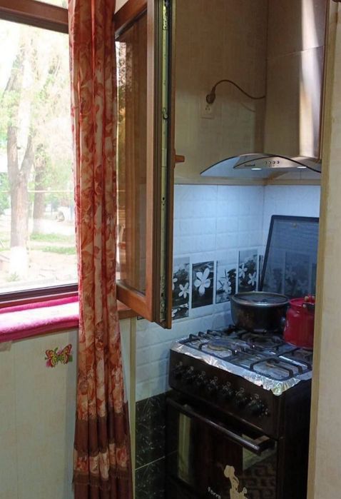 На продаже 2-х комнатная на 1-Этаже , 2 огорода