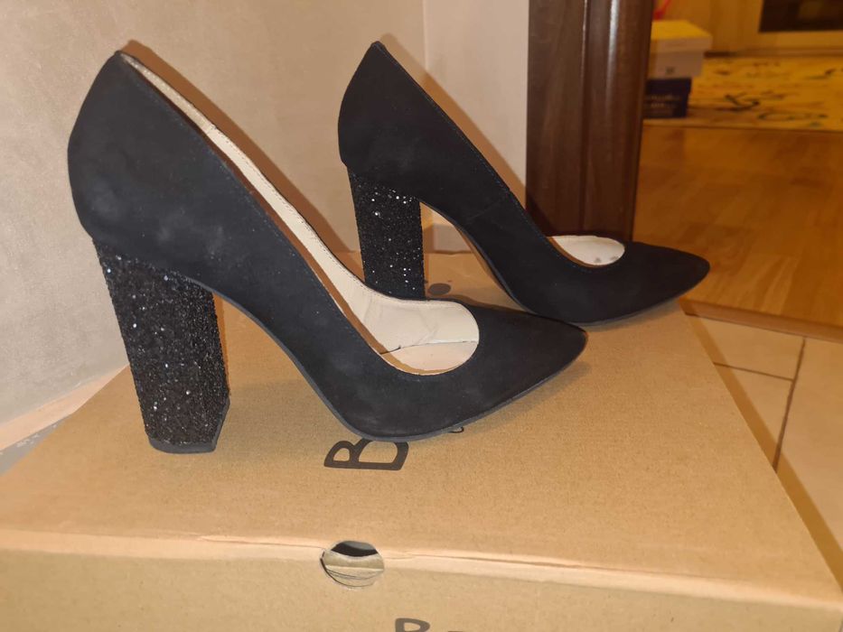 Pantofi Sabrine,  marimea 38