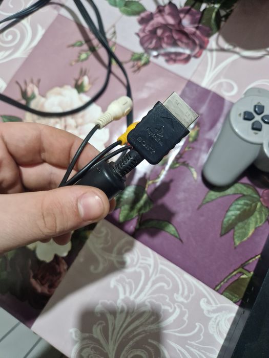 Playstation 2 slim ,controller original , card memorie