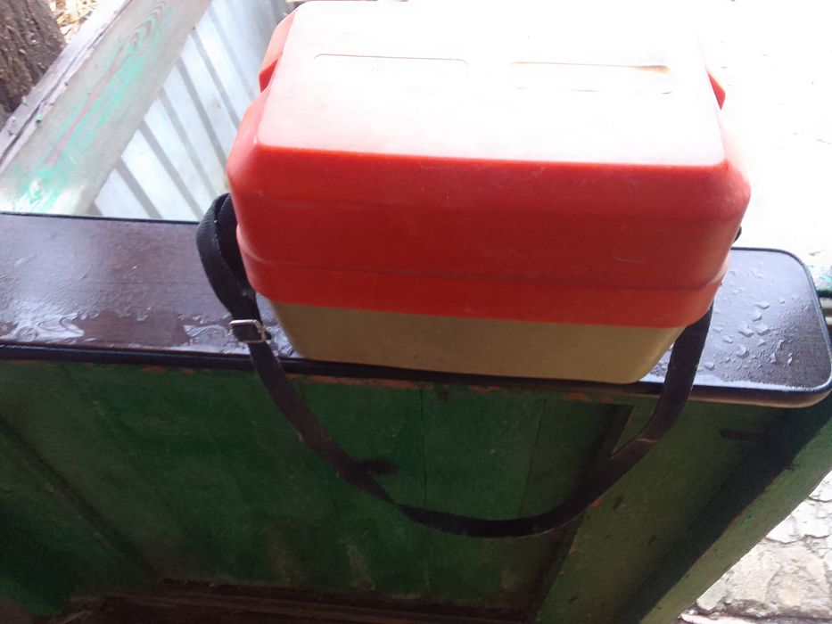 Невелир с чехолом.