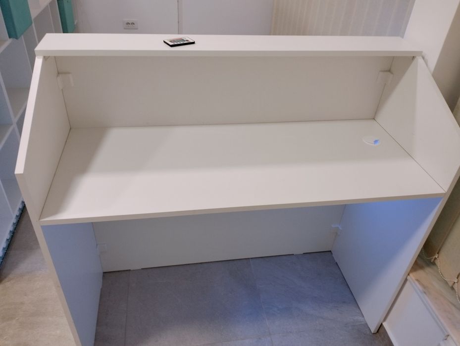 Birou recepție culoarea albă, nou