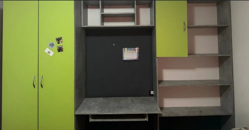 Camera tineret Alessia, gri beton + verde, 273 cm