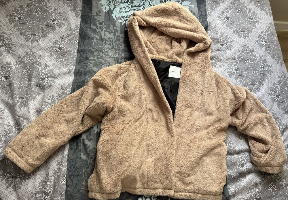 Яке/късо палто. С коланче