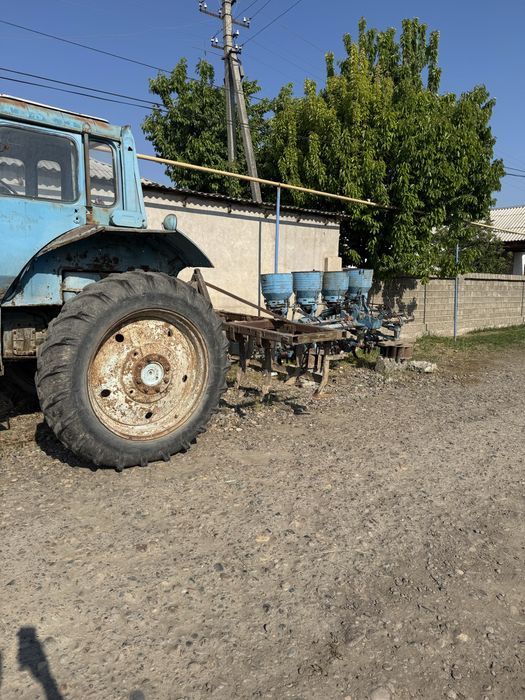 Traktor mtz80 sotiladi