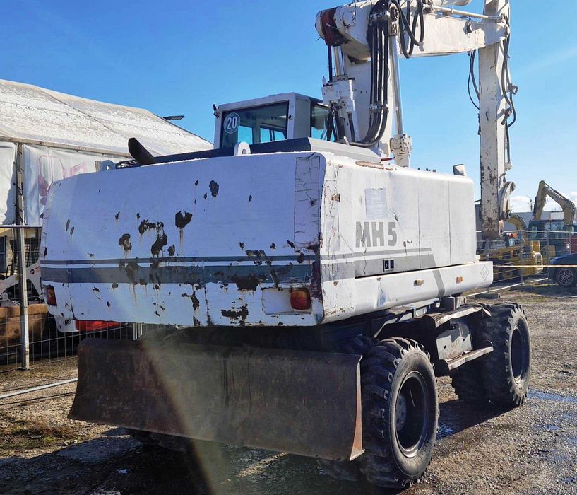 excavator pe roti O&K MH5