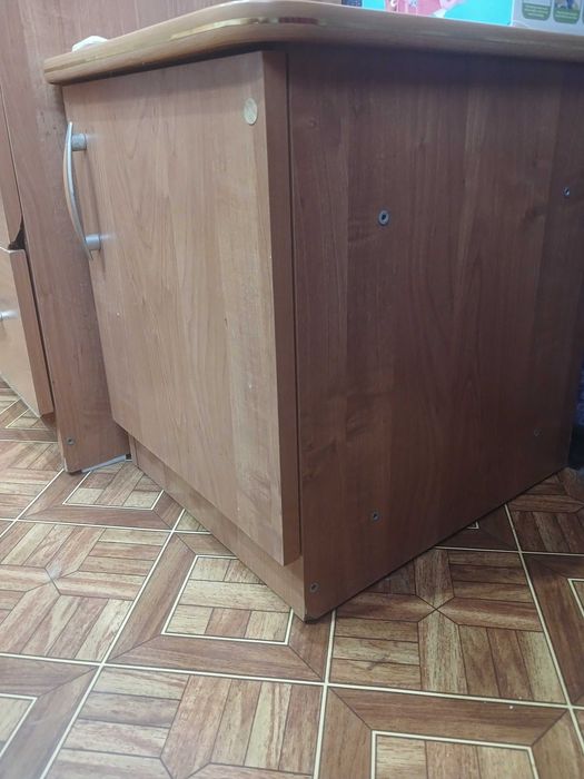 Продам кровать и 2 тумбы