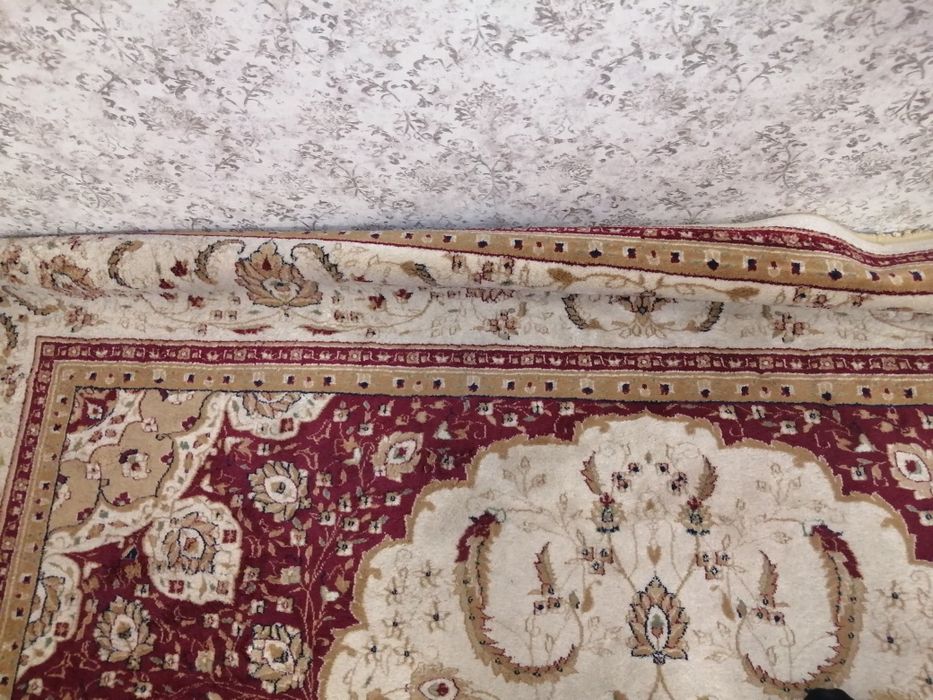 Большой шёлковый ковер