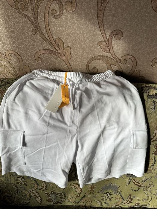 Шорты новые качественны