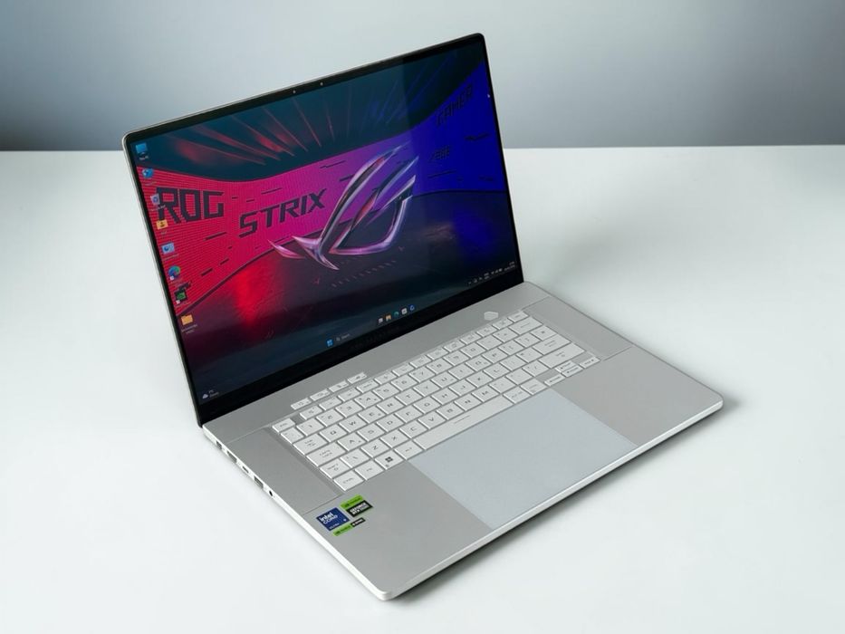 НОВ Геймърски Лаптоп Asus ROG Zephyrus G16 OLED 240Hz Ultra 9 32RAM 1TB RTX 4070 Гаранция!