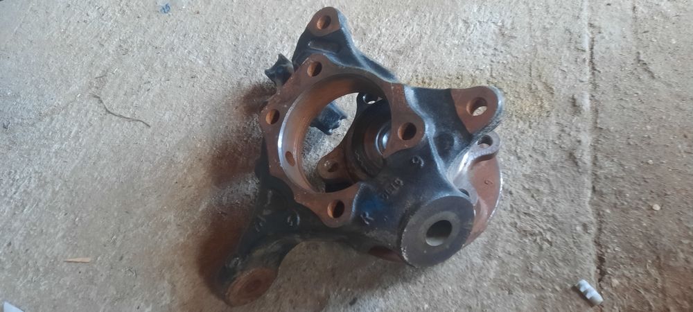 Цапа со ступицы на тойоту