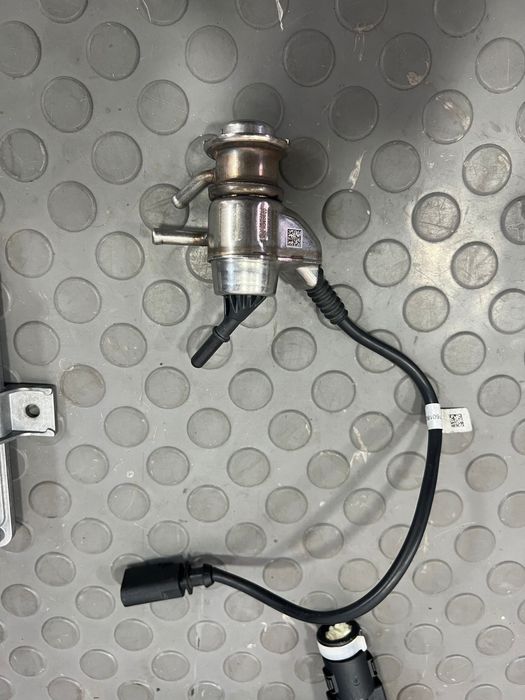 Sistem Ad Blue Complet Pompa Injector Rezervor Audi A6 A7 Q8 Porsche