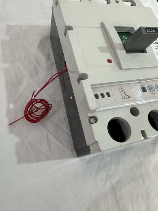 автоматический выключатель 630A