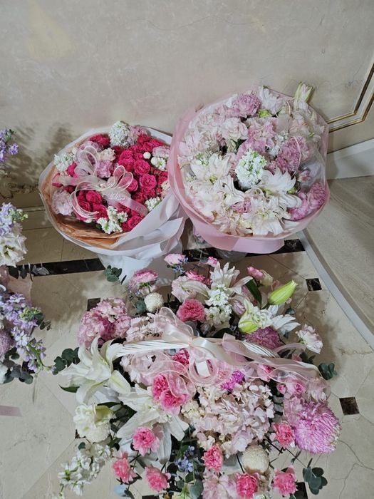 Продам цветы подаренные на Др