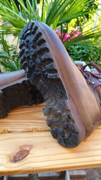 Bocanci militari originali Altberg Defender Combat Boots, culoare maro