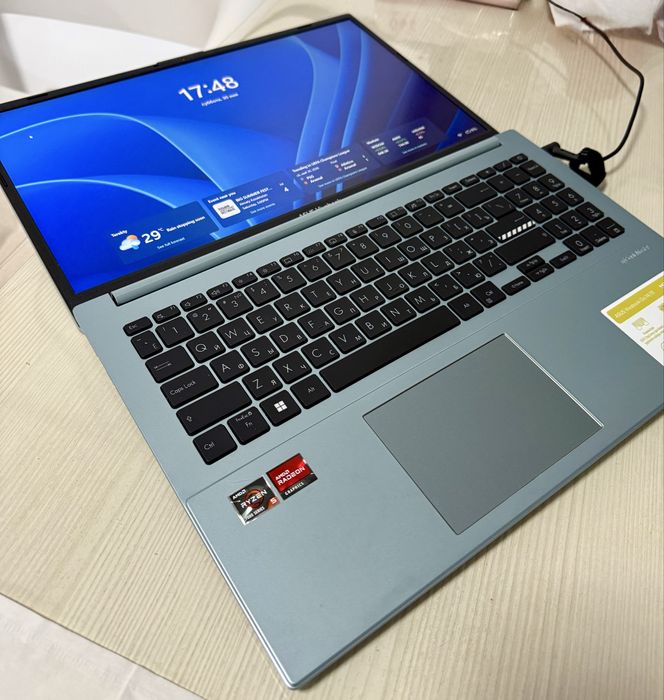 ASUS Vivobook Go 15 OLED