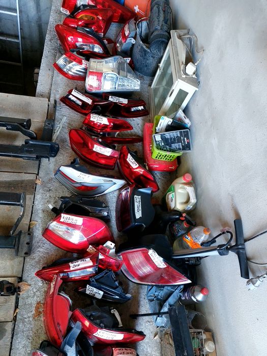 Vând stopuri și cârlige