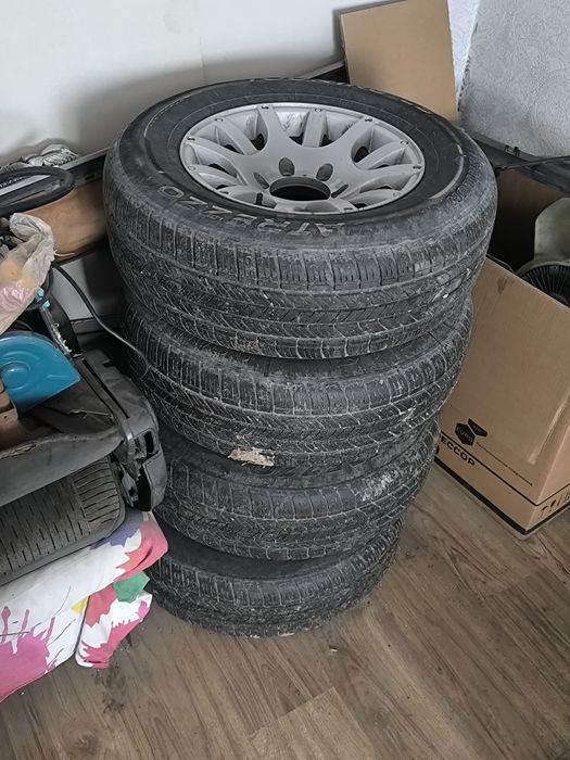 Продаю колёса 215/70 R15