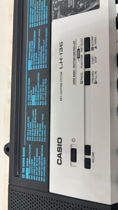 Синтезатор Casio LK-136