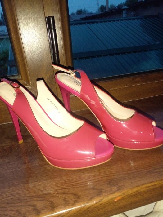 Kablukli tufli yengi