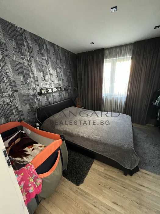 Продава се Тристаен апартамент в Пловдив, Христо Смирненски - 75 кв.м за 2027 €/кв.м - Снимка #7